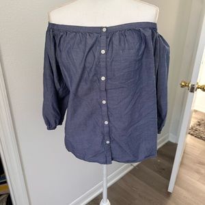 Women’s strapless shirt size medium